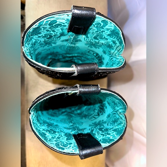 SOLD - Corral Women’s Floral Inlay Western Boots-Snip Toe - Picture 8 of 11